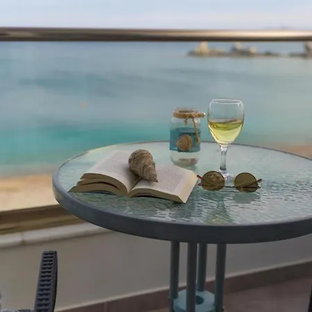 Apartment Blue Pearl Charaki